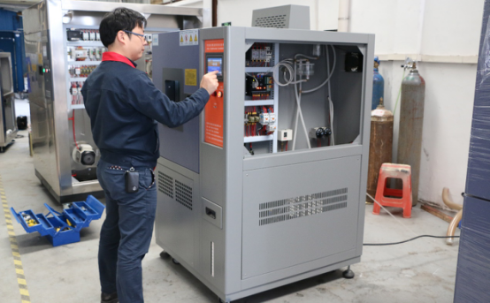 正航儀器專業(yè)工程師為東方電氣集團(tuán)進(jìn)行設(shè)備調(diào)試