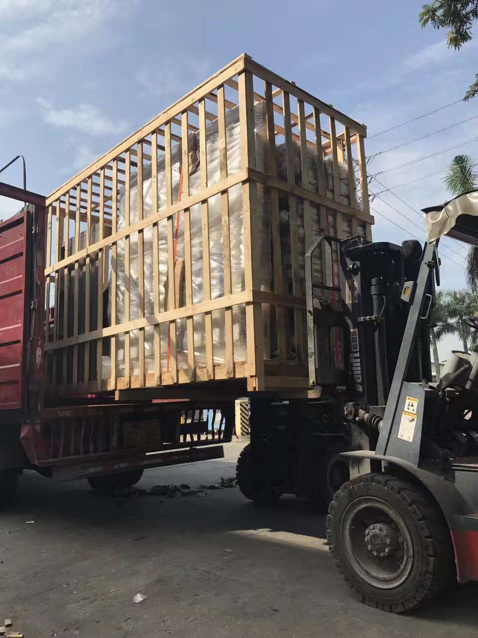 不辭千里護送設(shè)備到成都質(zhì)檢院并精安裝細調(diào)試