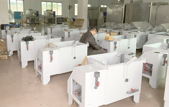 正航儀器鹽霧復(fù)合試驗(yàn)箱大量成品存放區(qū)